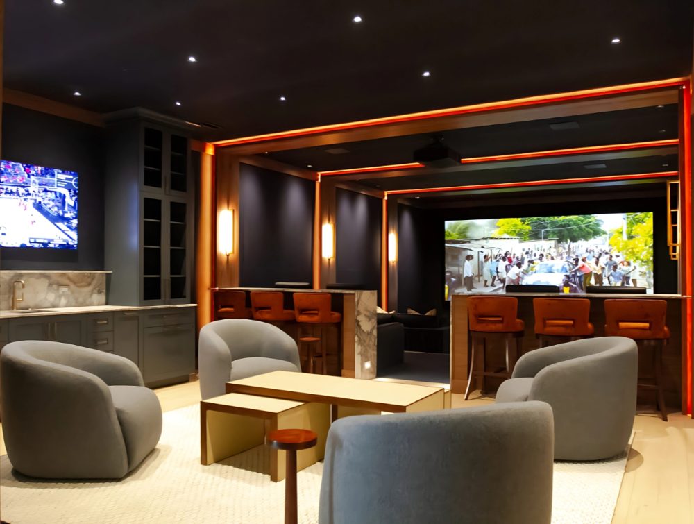 Syva Sub bố trí cạnh sofa, tăng cường dải trầm khi xem phim