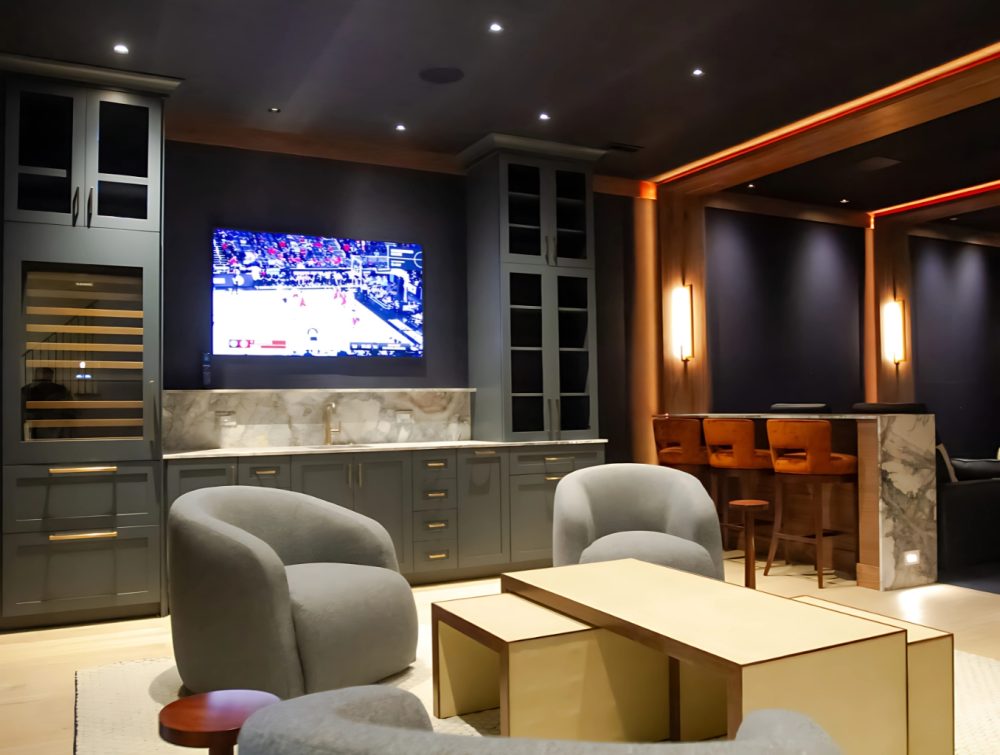 X8 kết hợp ampli rời trong dàn xem phim Dolby Atmos tại nhà
