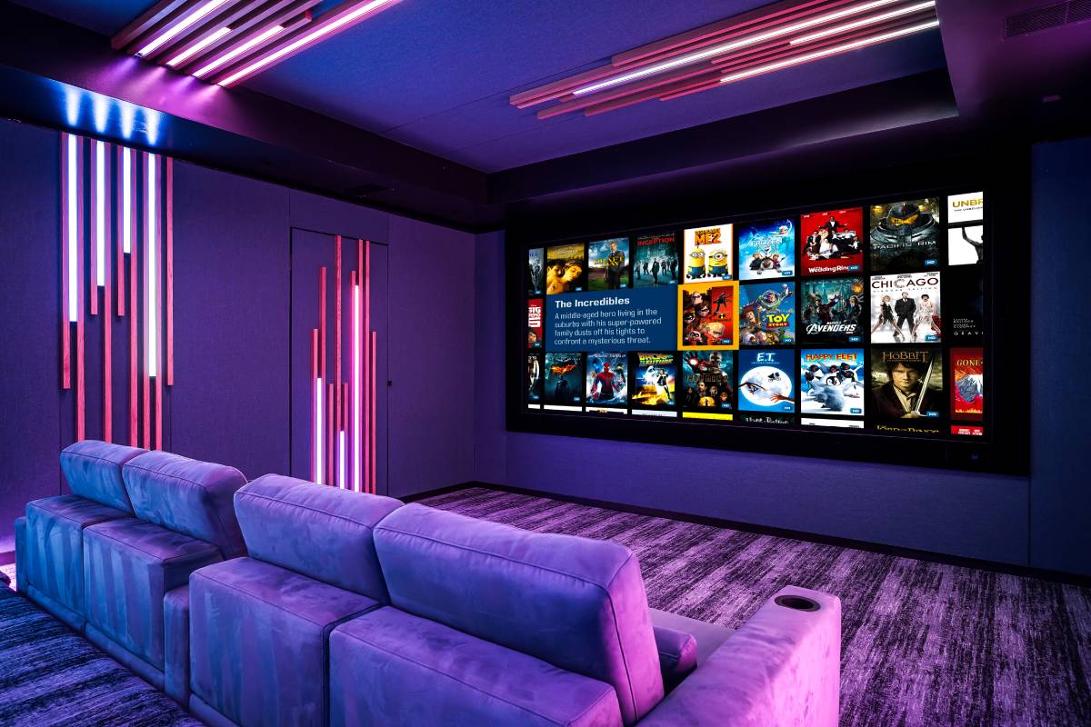 Hệ thống Dolby Atmos tại gia kết hợp ánh sáng LED hiện đại và tường cách âm cao cấp