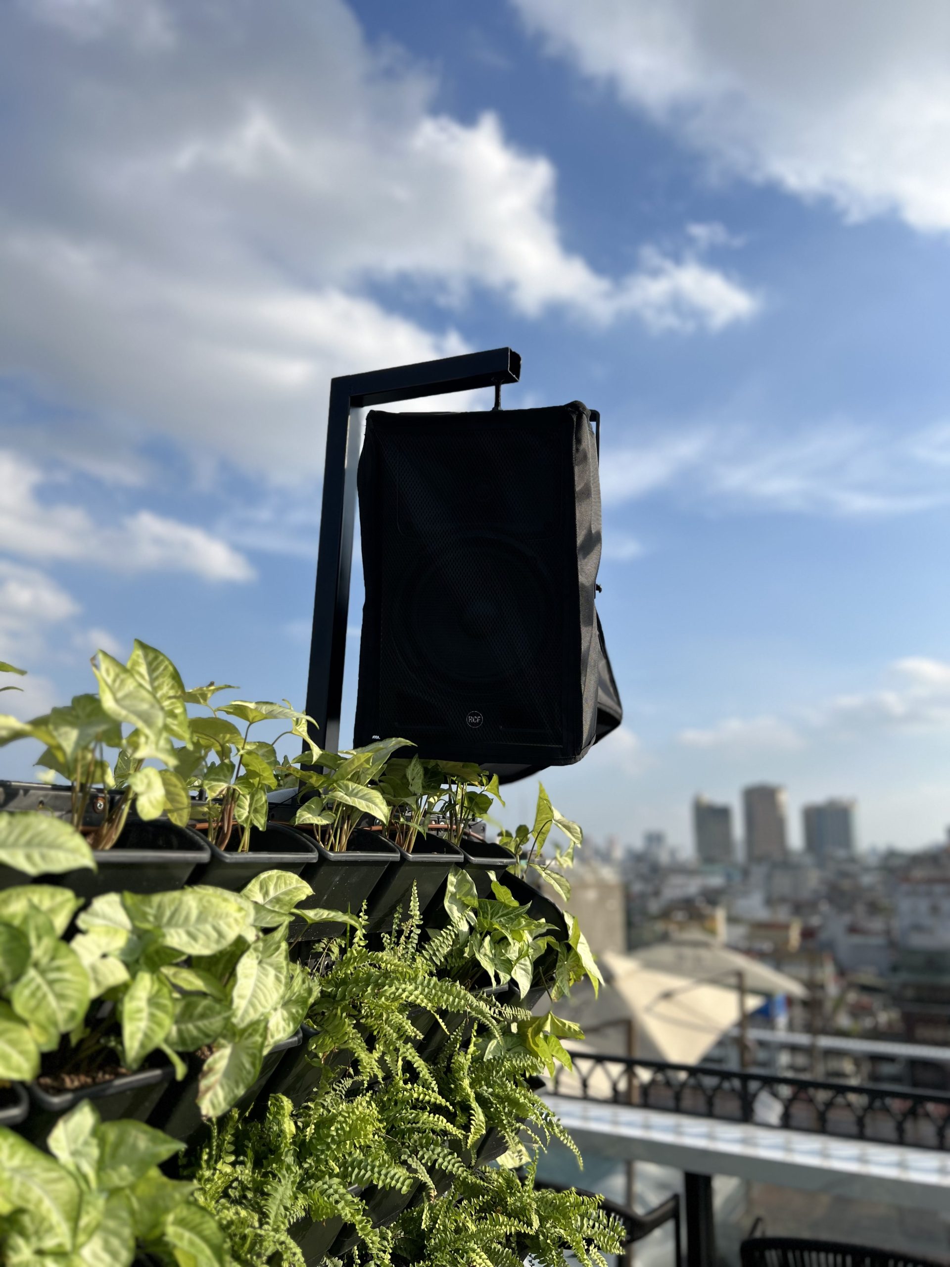 Khu vực tầng trên của khách sạn Heritage hotel phố Hàm Long, Hà Nội.