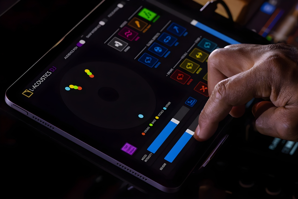 “Tách stem real-time (beats, basslines, melodies, vocals) và phân bổ từng phần ấy theo không gian — đó là đột phá chính của L-Acoustics DJ