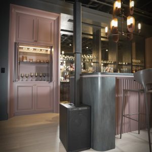 loa RCF Evox J9 được lắp đặt tại bar lounge vừa và nhỏ tại Việt Nam