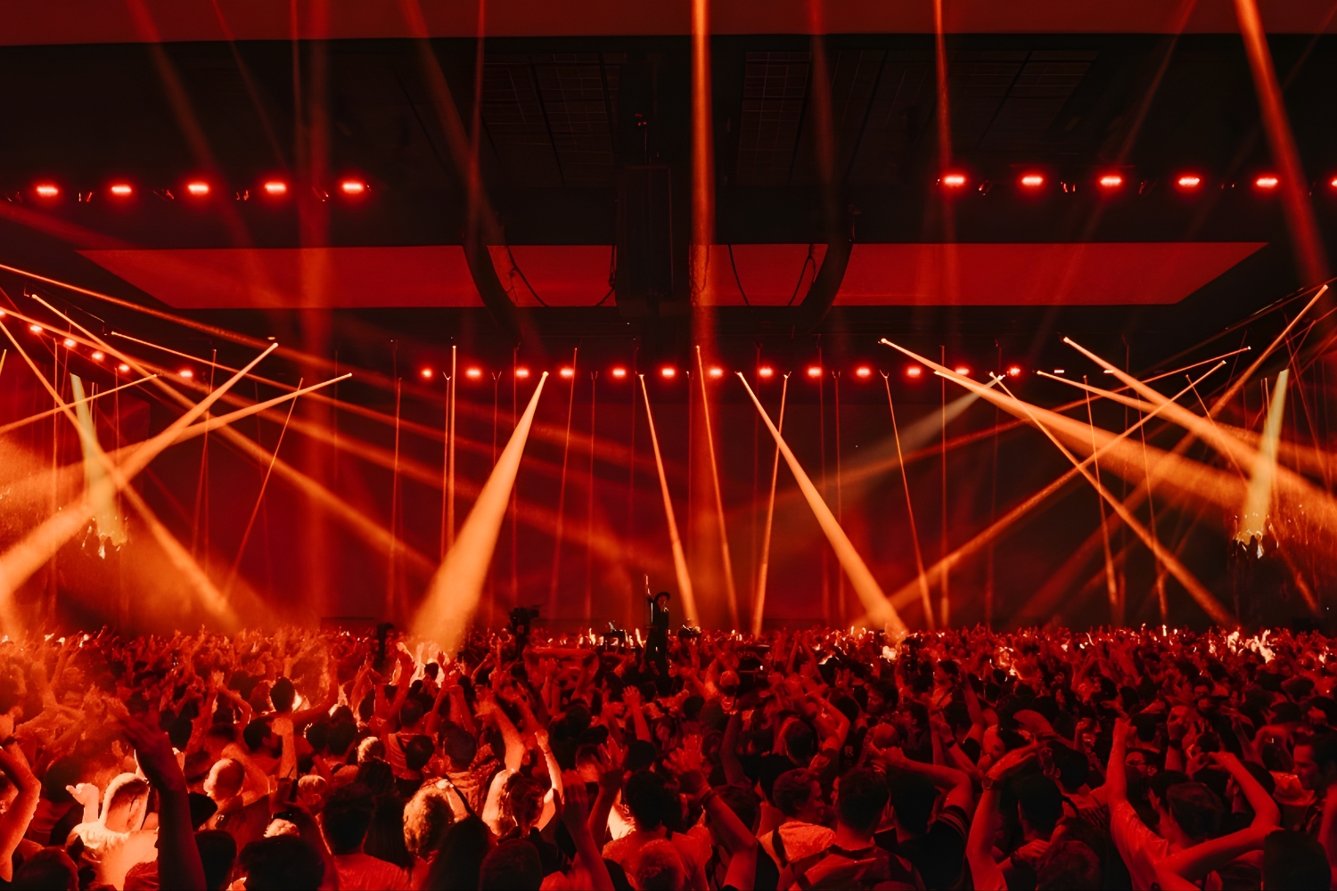 không gian bao trùm âm nhạc, ánh sáng và cảm xúc tại cercle odyssey 2025