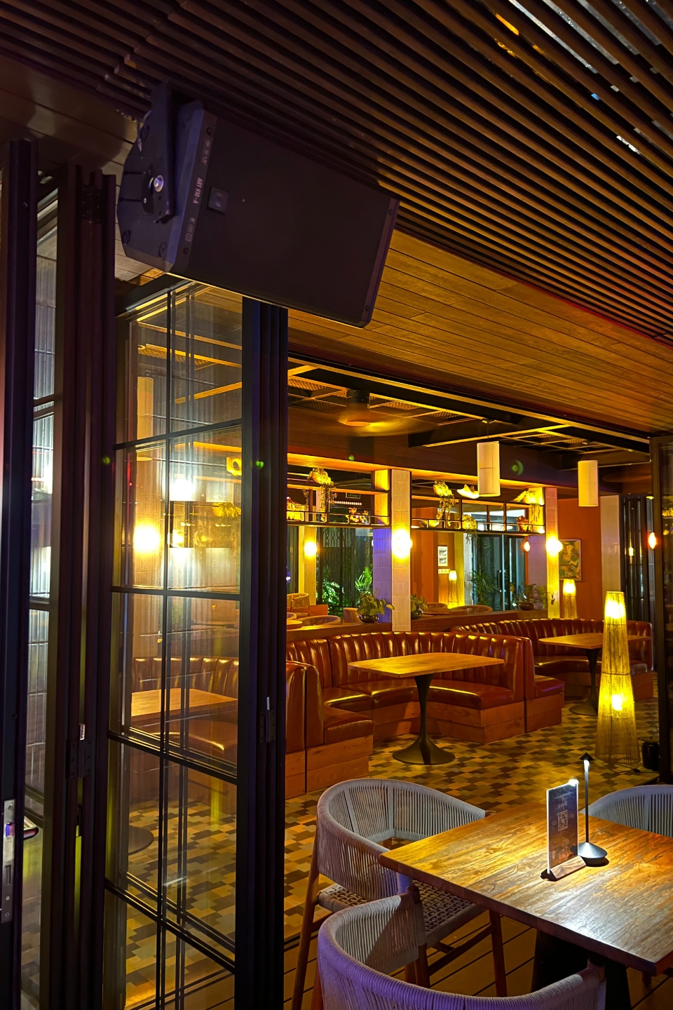 Laylow Phú Quốc với hệ thống âm thanh RCF ART 910-A